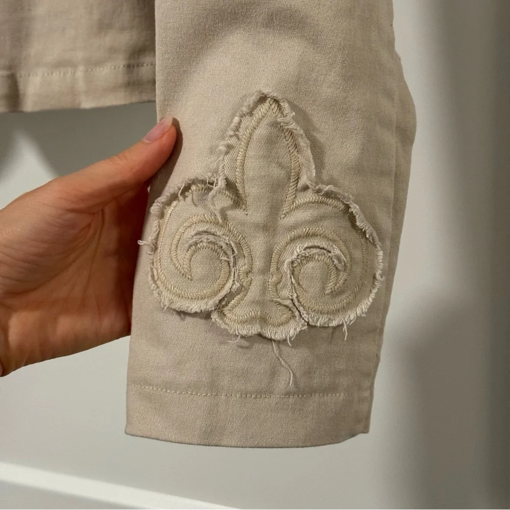 paparazzi •	brand 	•	beige